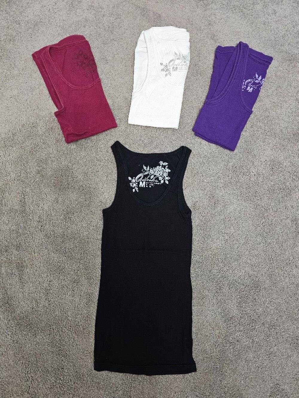 Outlook Tanks - Lot of 4